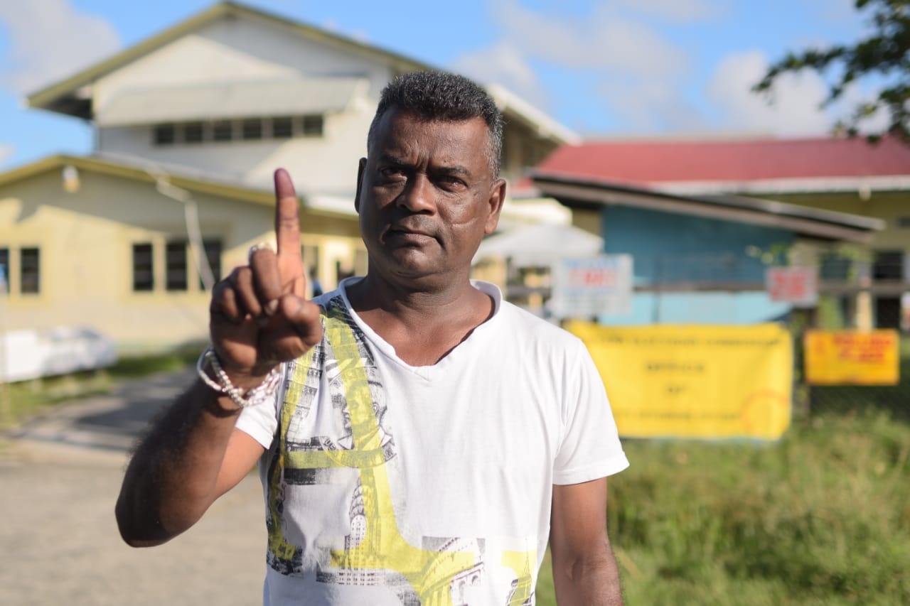 Meer-Zorg voter, Suraj Lall