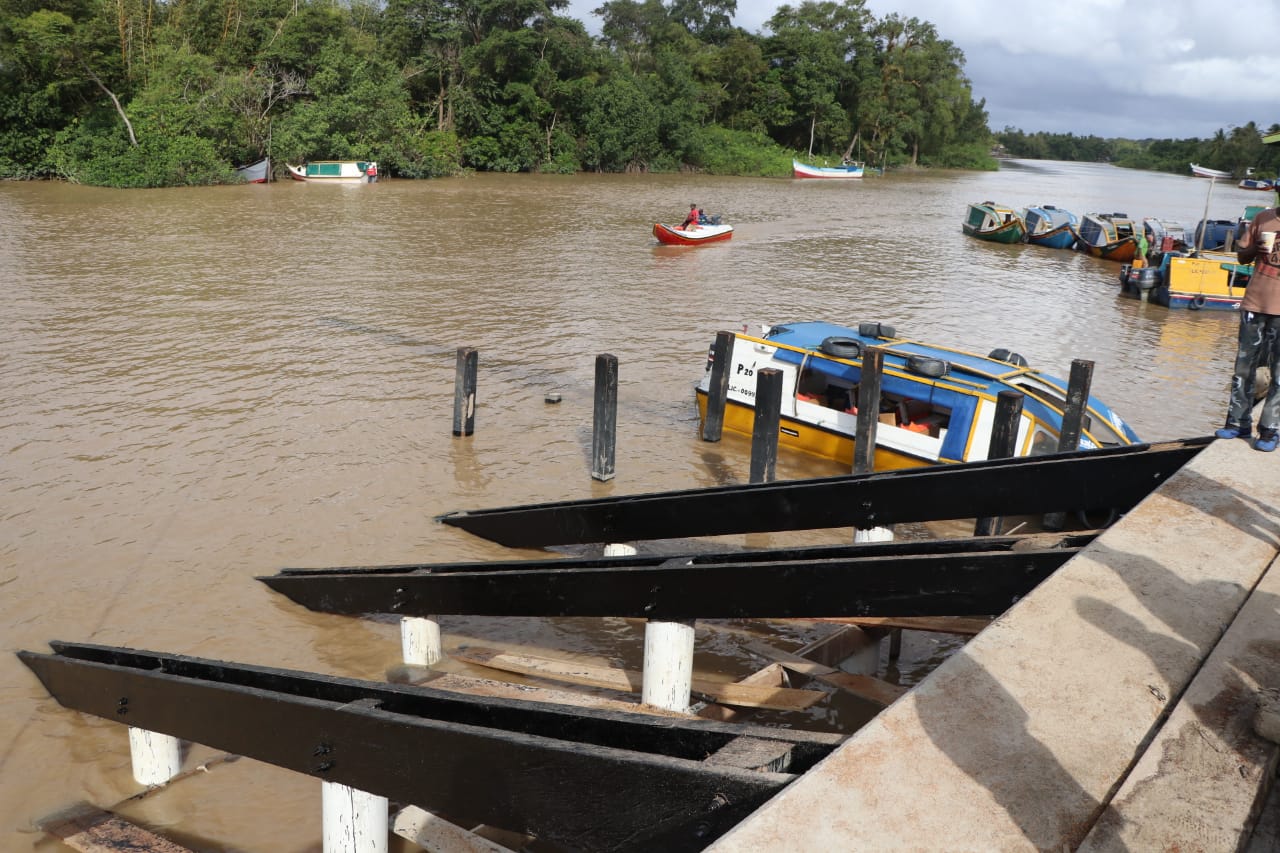 The arrival and departure ramps under construction