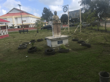 Works currently being executed on the fence and park environs.