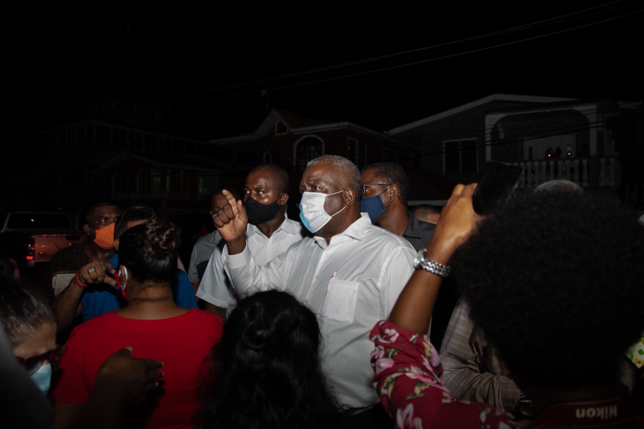 Prime Minister, Brig. (ret'd), Hon. Mark Philips, addressing those gathered at Diamond following damage to the koker door.