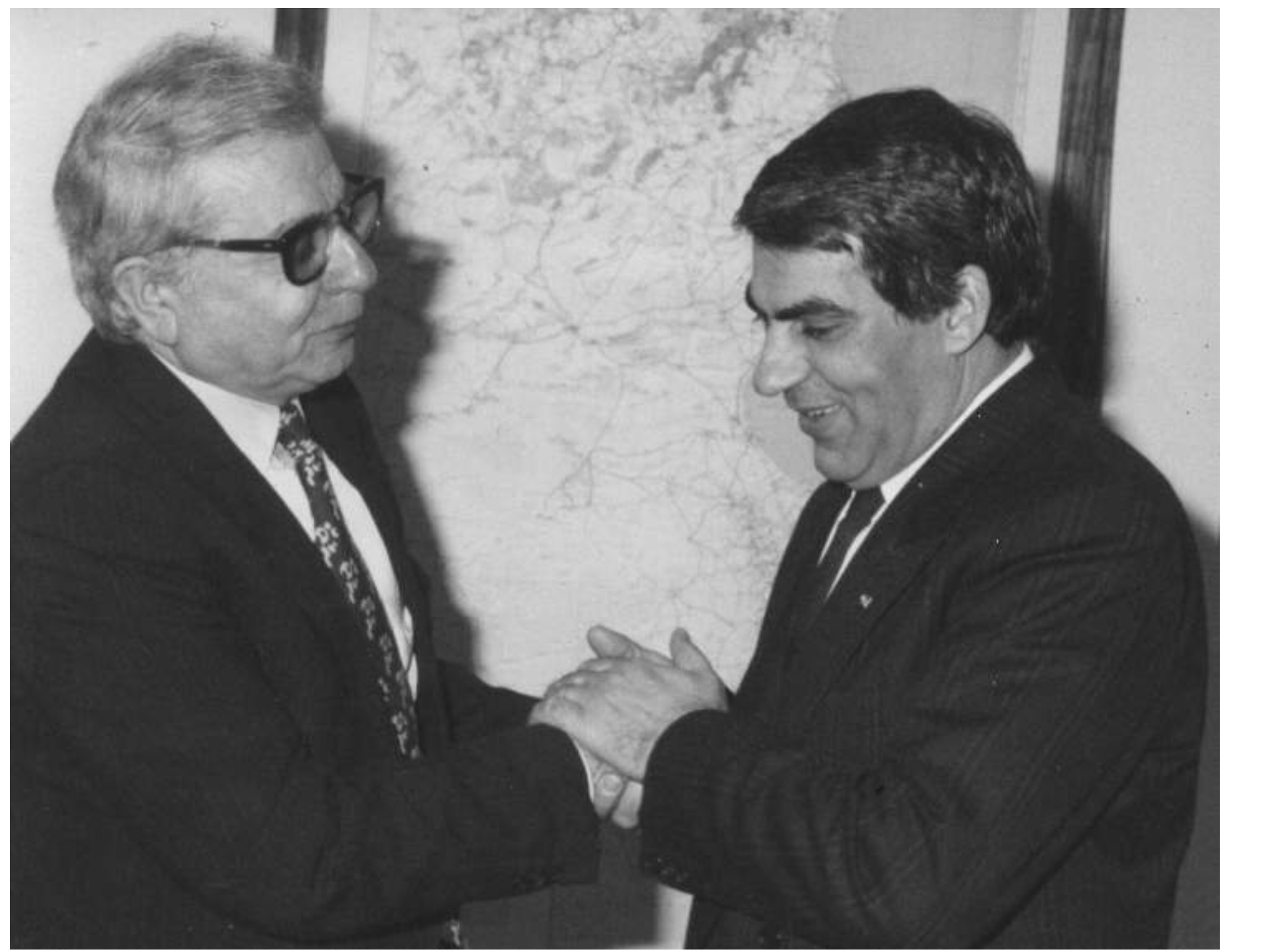 الدكتور اكرم نشات ابراهيم مع الرئيس التونسي زين العابدين