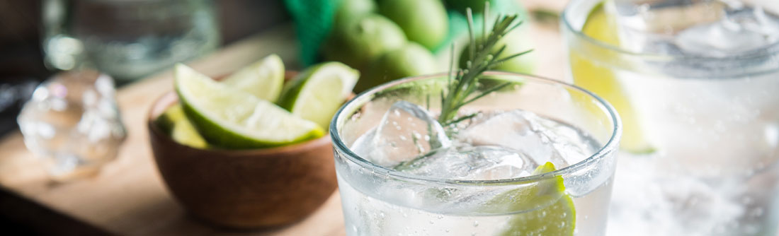 Gin Tonic oder Sekt – aggressiver als Zucker?