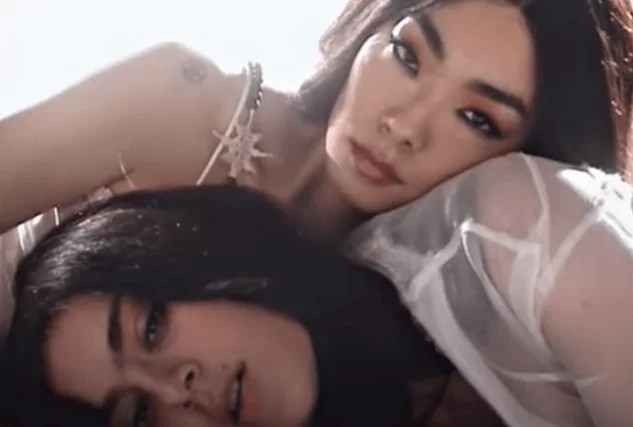 チャーリーxcx Charli Xcx イギリスのちょっとhな人気歌手のヒット曲は ドラマチックな出来事は