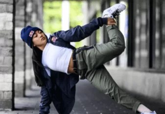 ブレイクダンサー ビーガールの ローガン エドラ がカッコよすぎる ドラマチックな出来事は