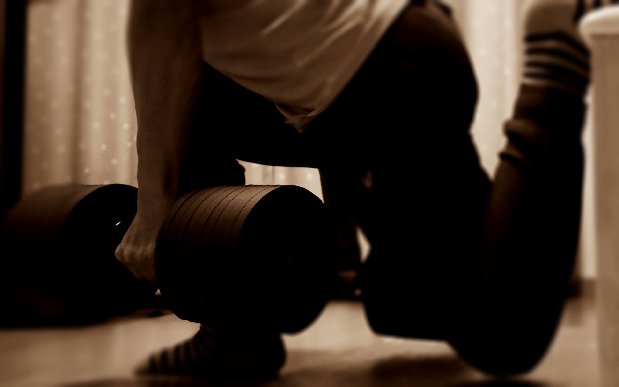 バーベルスクワットに匹敵する実用性高きワークアウト「ブルガリアンスクワット」