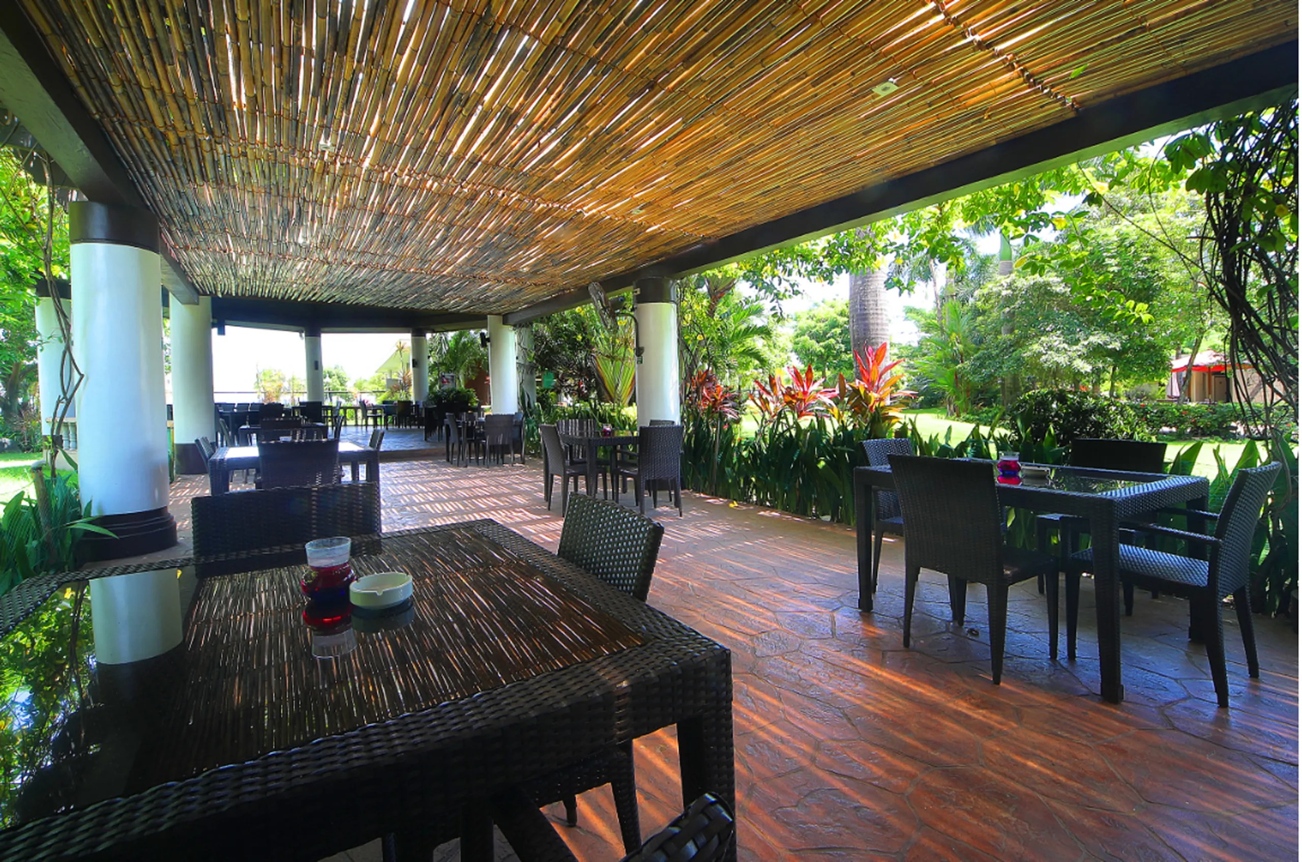09-interior-dining