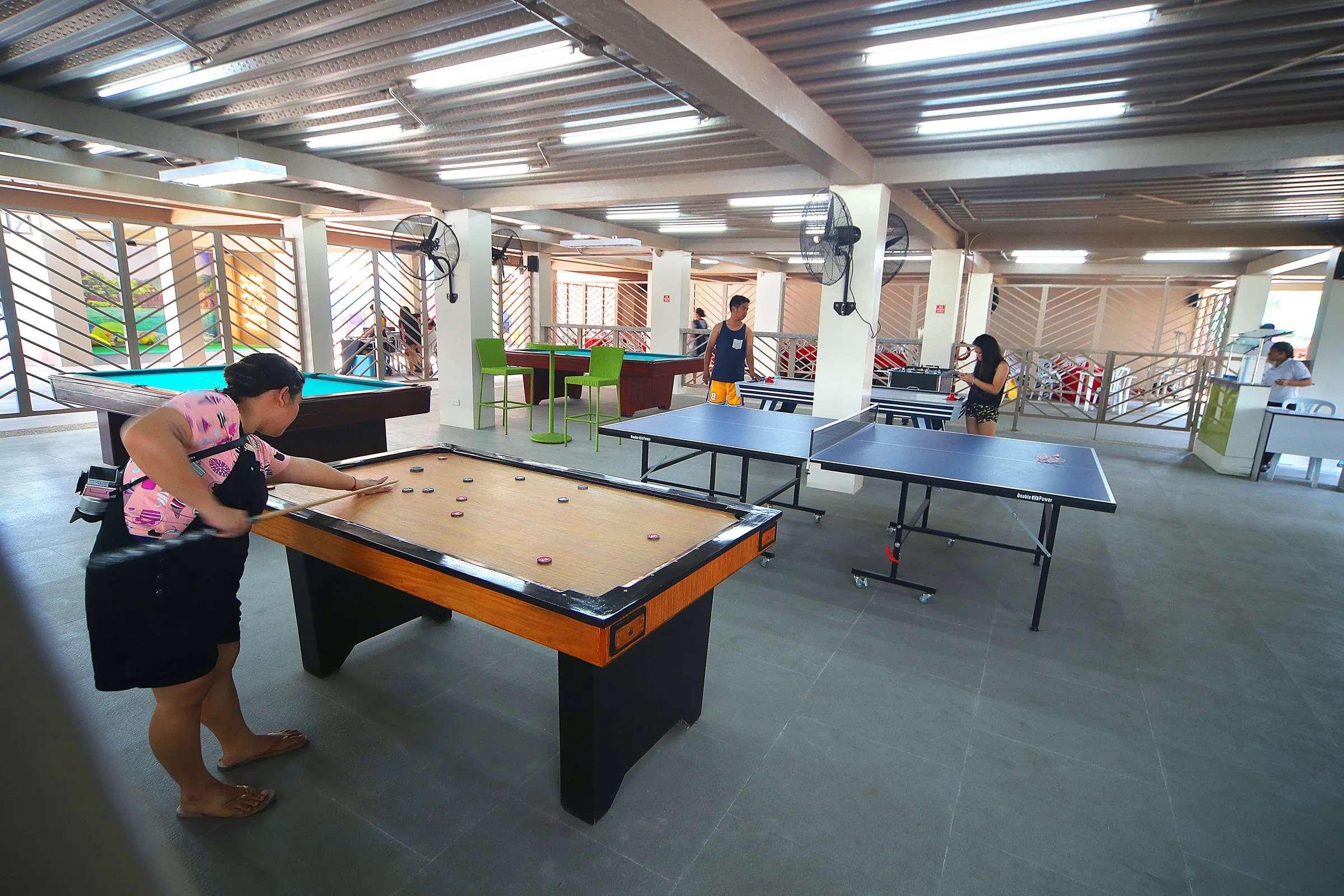 10-interior-game-room