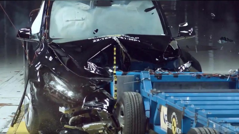 Tesla Model Y im Crashtest