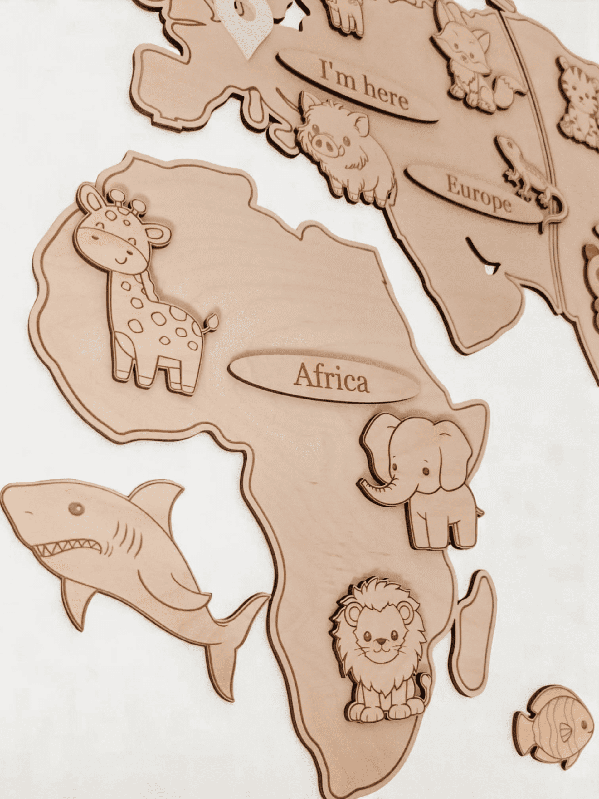 Drewniana mapa świata dla dzieci – Edukacyjna dekoracja Montessori z grawerem