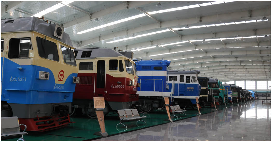 車両の80年　日本国有鉄道工作局　交通博物館　昭和27年10月14日発行 Amazon.co.jp: 鉄道車両の80年 : 国鉄80年記念写真集 日本国有