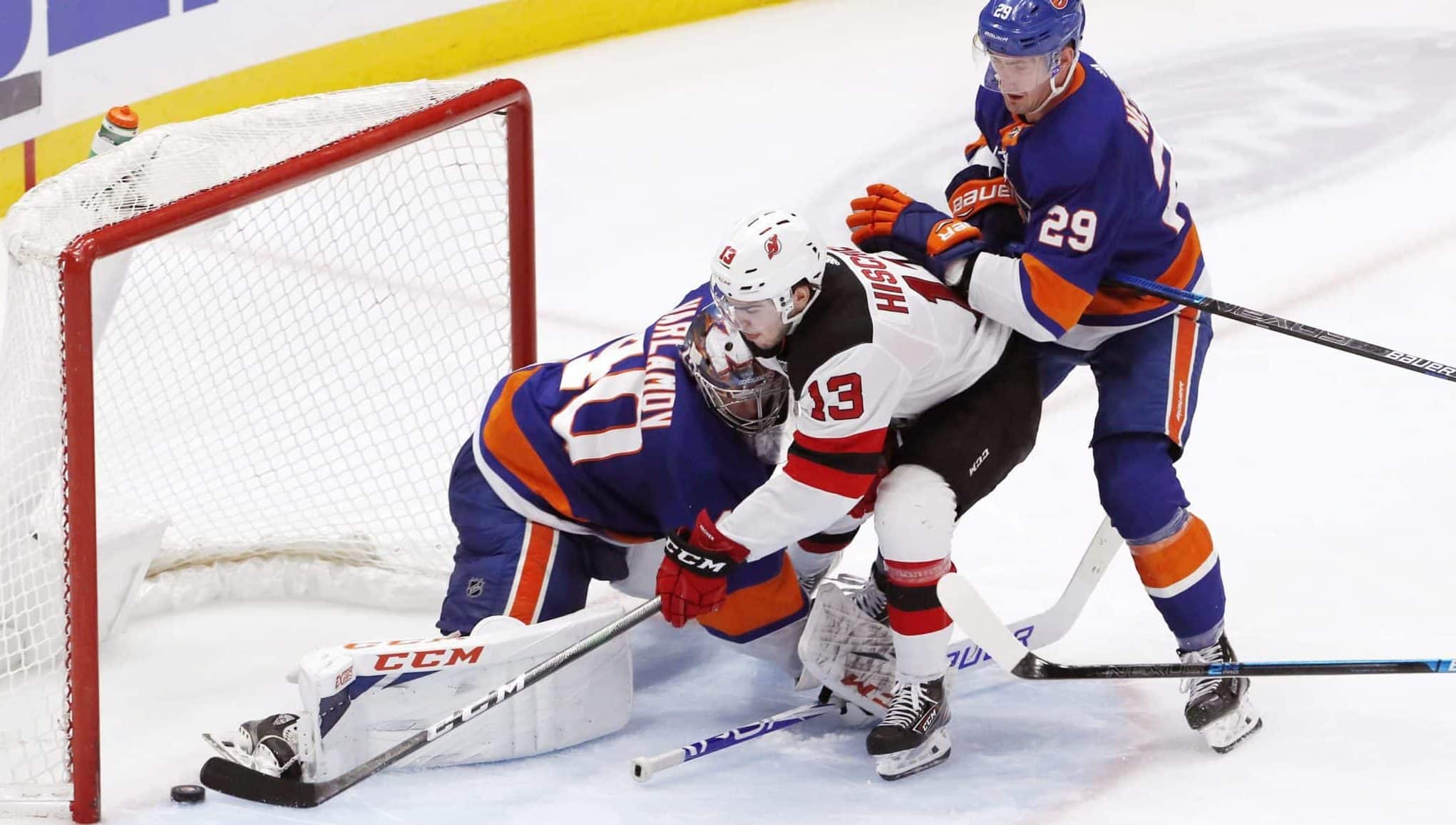 Islanders Host Devils as Varlamov Looks to Extend Streak