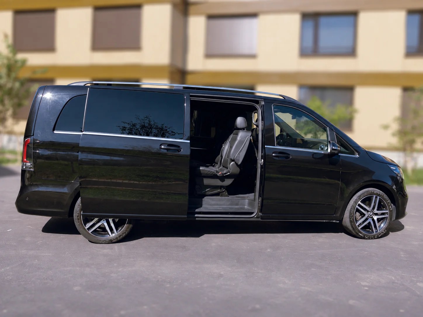 Mercedes V-Class with the sliding door open to the passenger cabin