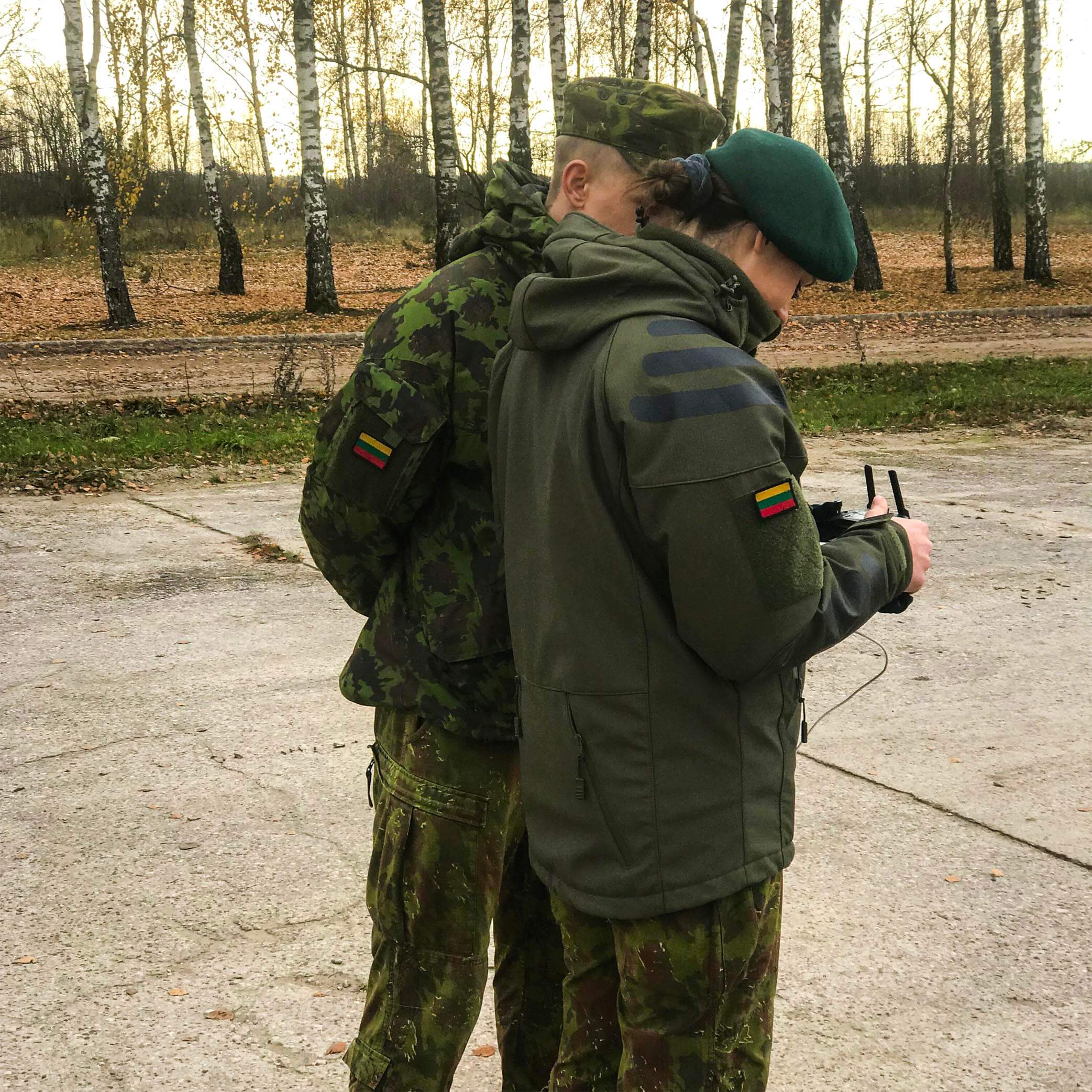 Kariniai drono mokymai