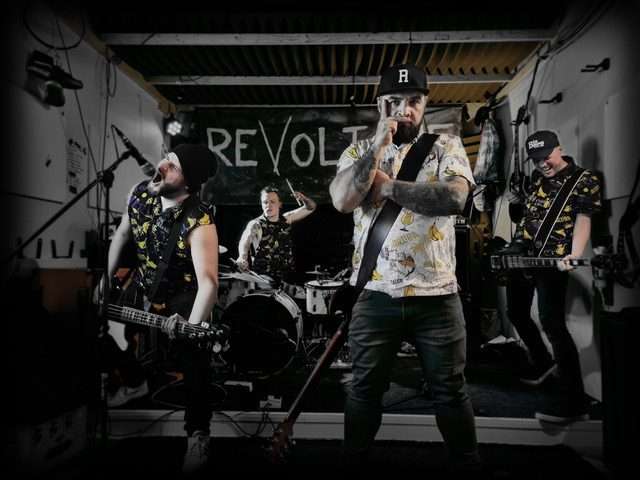 Read more about the article Interview with REVOLTONE