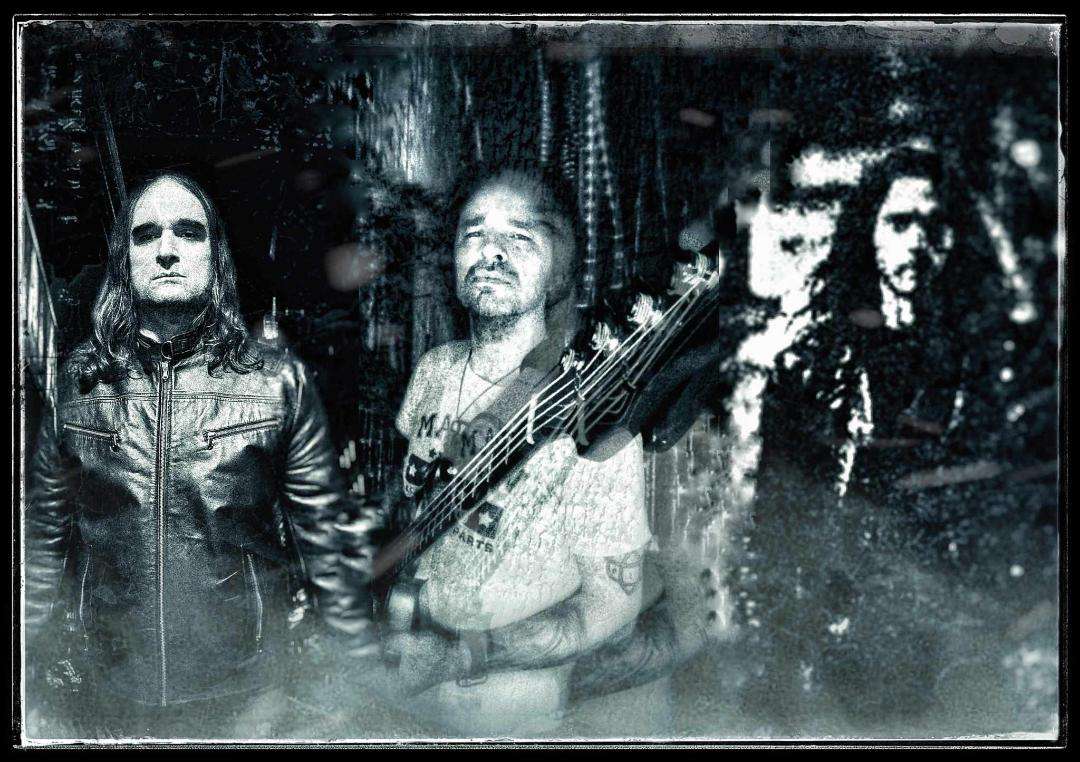 Read more about the article DISTORTED REFLECTION reveal first lyric video Gates Of Paranoia out now!