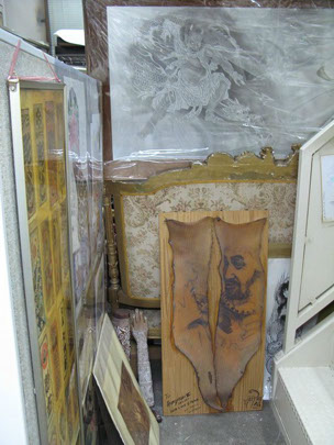 What appears to be the skin of a rather old preserved thigh