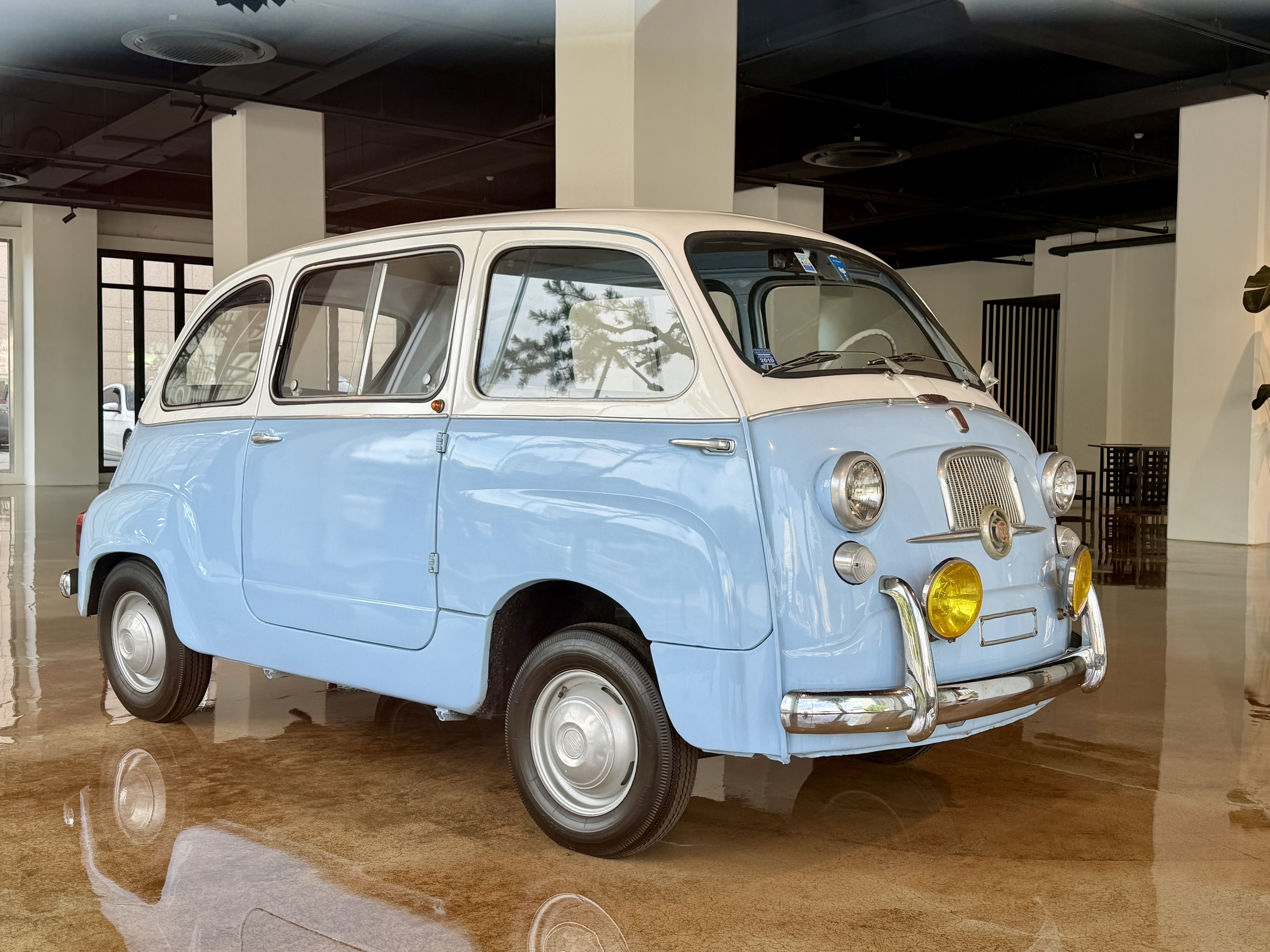 I've never seen a Fiat van before
