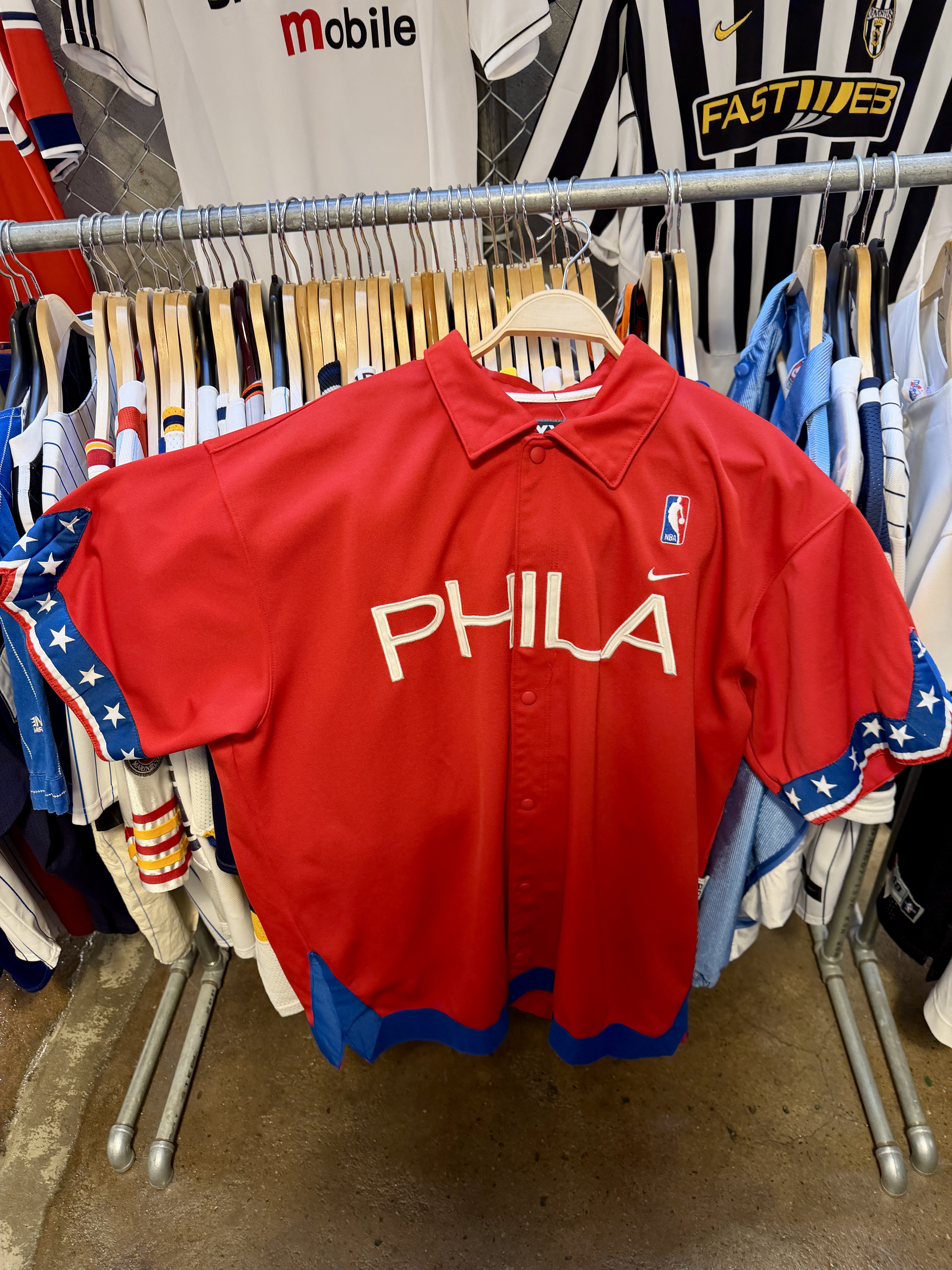 I found an old 76ers warmup top!