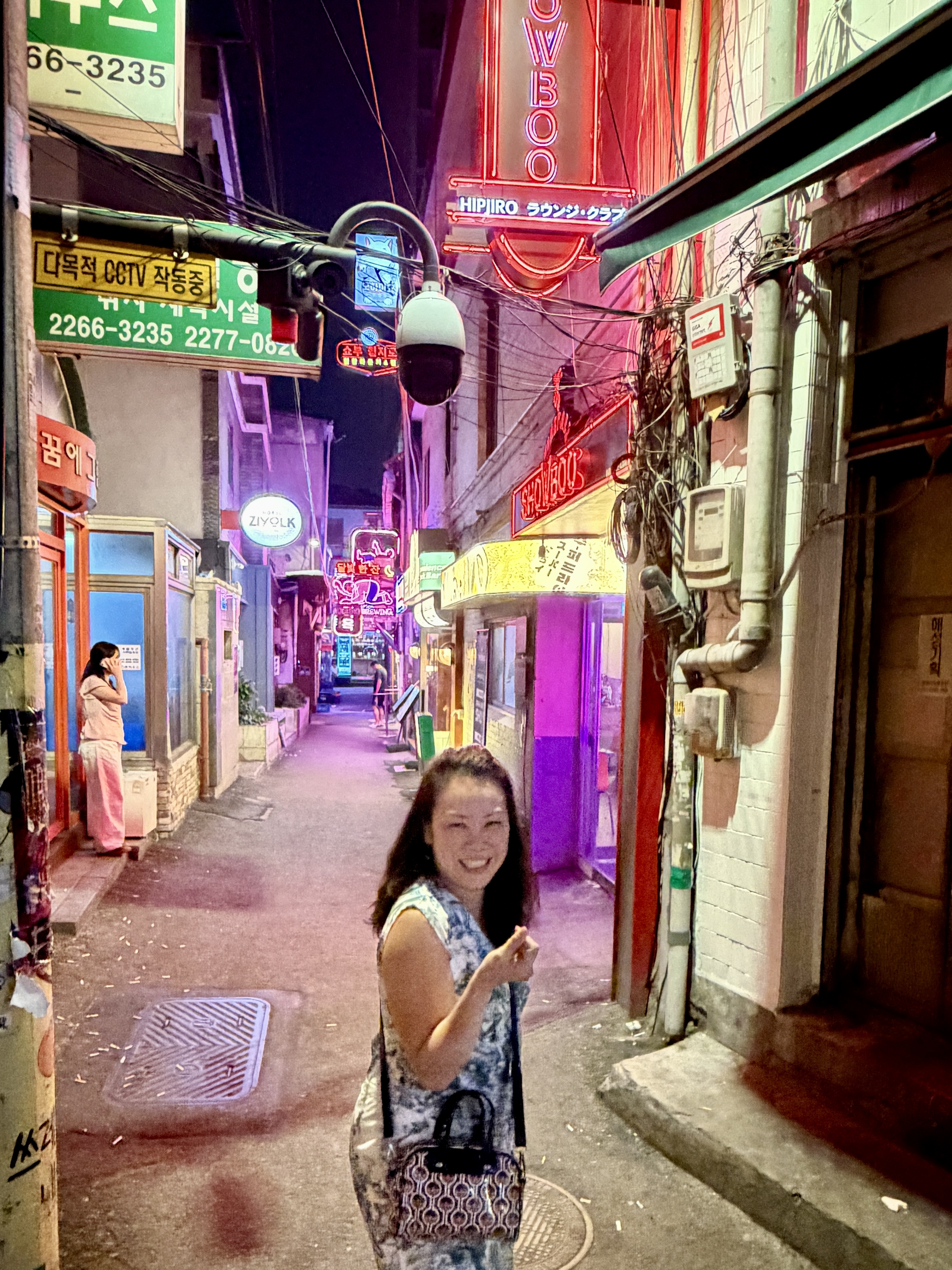 Anna under the neon lights