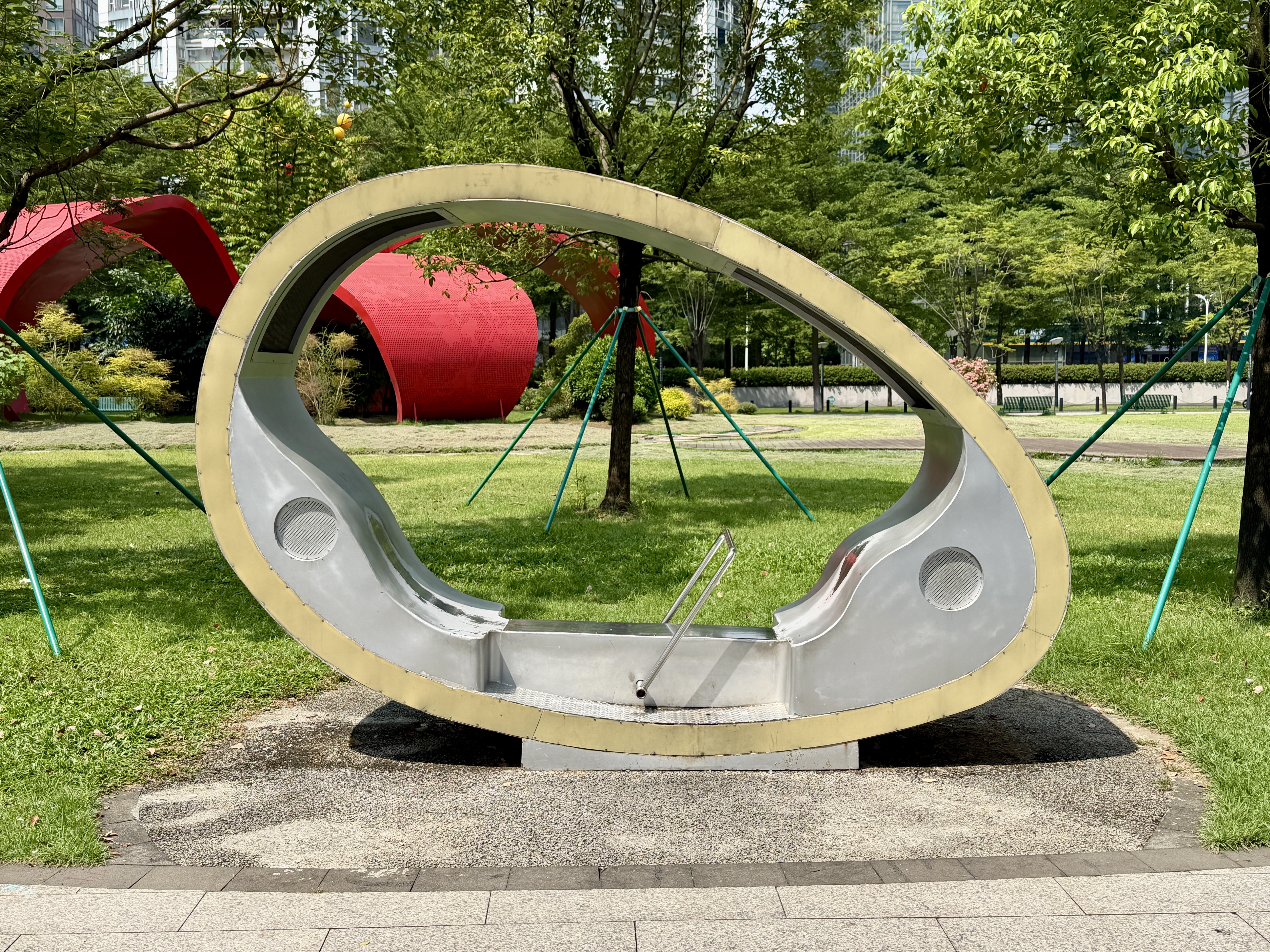 I'm not sure how you're supposed to ride this