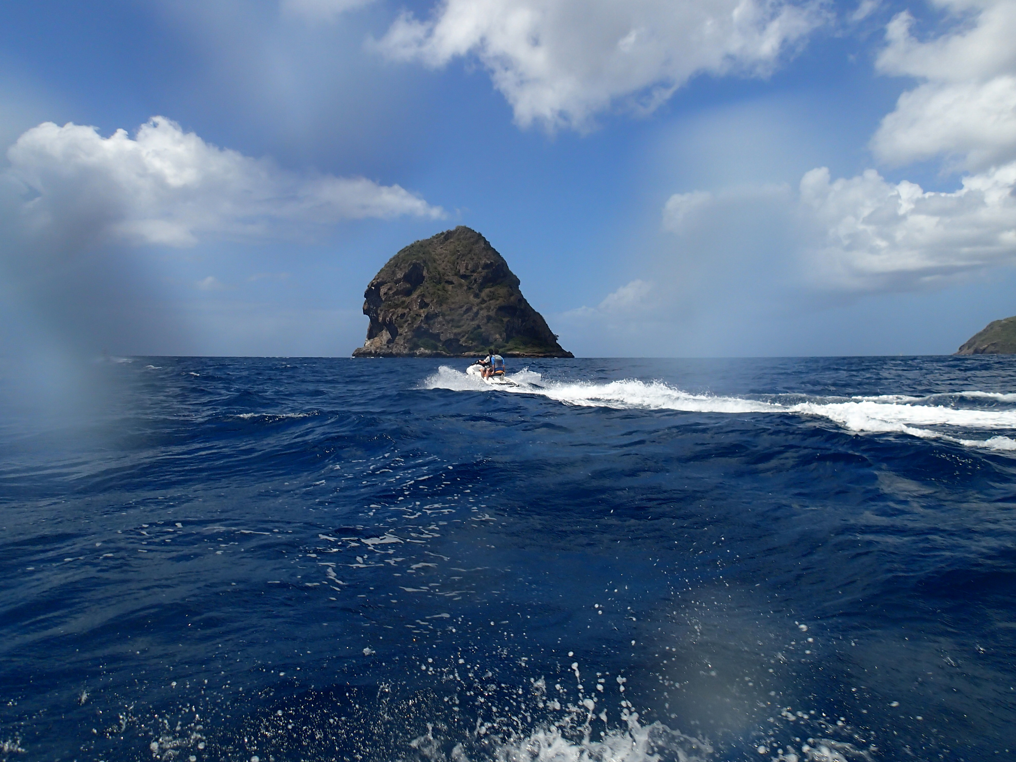 jet ski au rocher du Diamant- DSC club de plongée