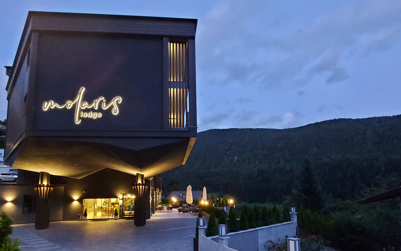 Hotel Molaris Lodges ****S - Trentino-Alto Adige, Rio Di Pusteria (Bz). Offerta Lidl Viaggi - Montagna, Neve, Wellness, Mercatini, Bambini Gratis! 800_x_1280_jpg