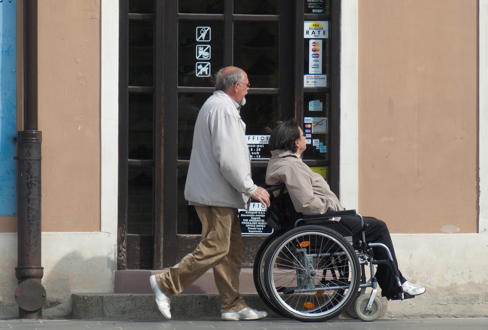AAH et RSA noncumulables c'est injuste / la crise de la