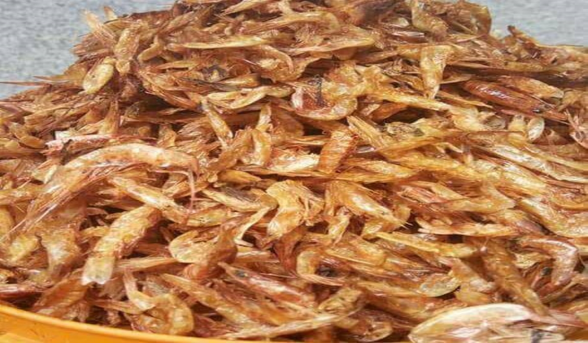 Eating raw crayfish is harmful to health and will not make you swim better