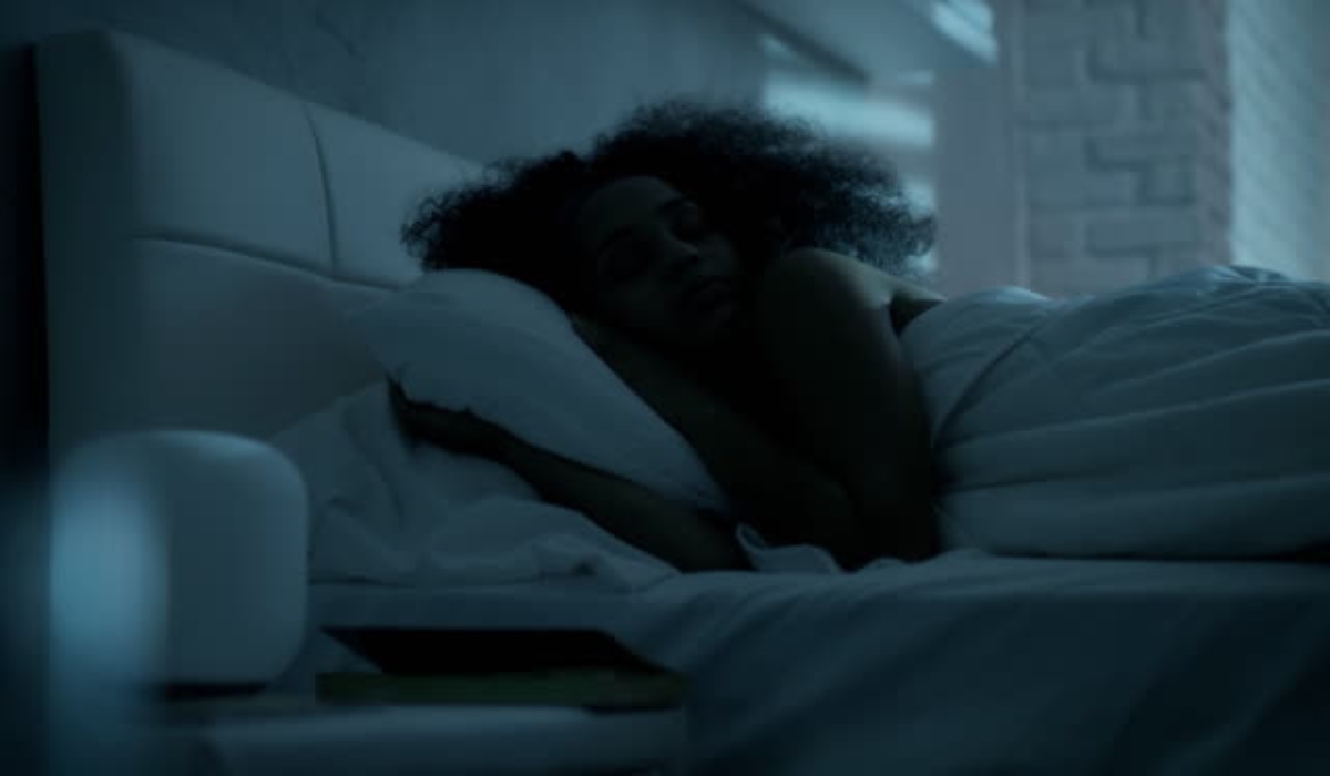 Does sleeping without light help fight disease, boost intelligence?
