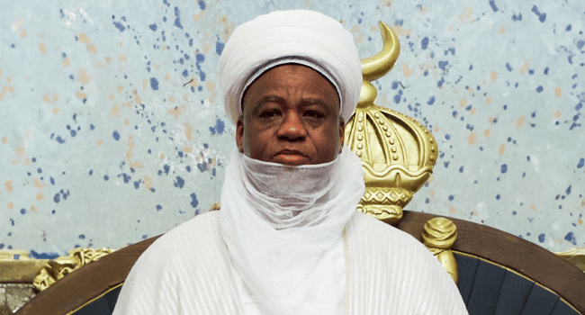 Facebook post falsely shows Sultan of Sokoto wearing charm garment