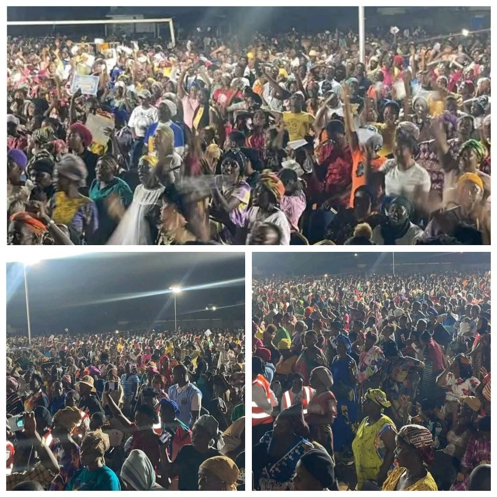 Photos of prayer meeting used to portray Drizilik’s show at Fourah Bay Amphitheatre 2 Photos of prayer meeting used to portray Drizilik’s show at Fourah Bay Amphitheatre