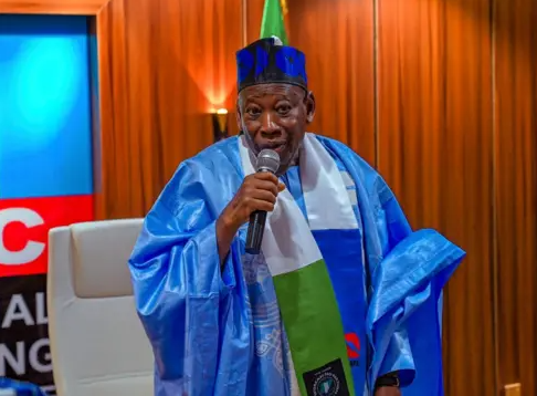 Image of Abdullahi Ganduje arriving for Osun State election, misleading