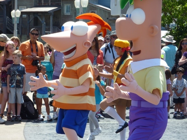 Phineas & Ferb's Rockin' Rollin' Dance Party [Closed]
