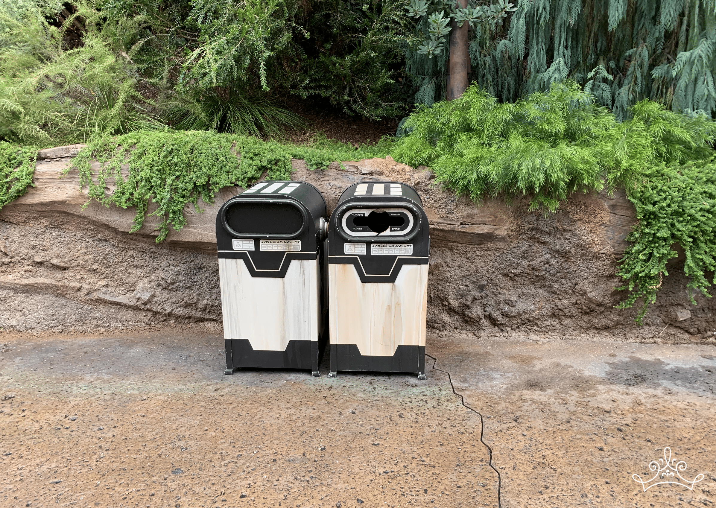millennium parade TRASH BOX ZIP フーディ　S Star Wars: Galaxy's Edge Trash Code - An Original Trilogy Tribute