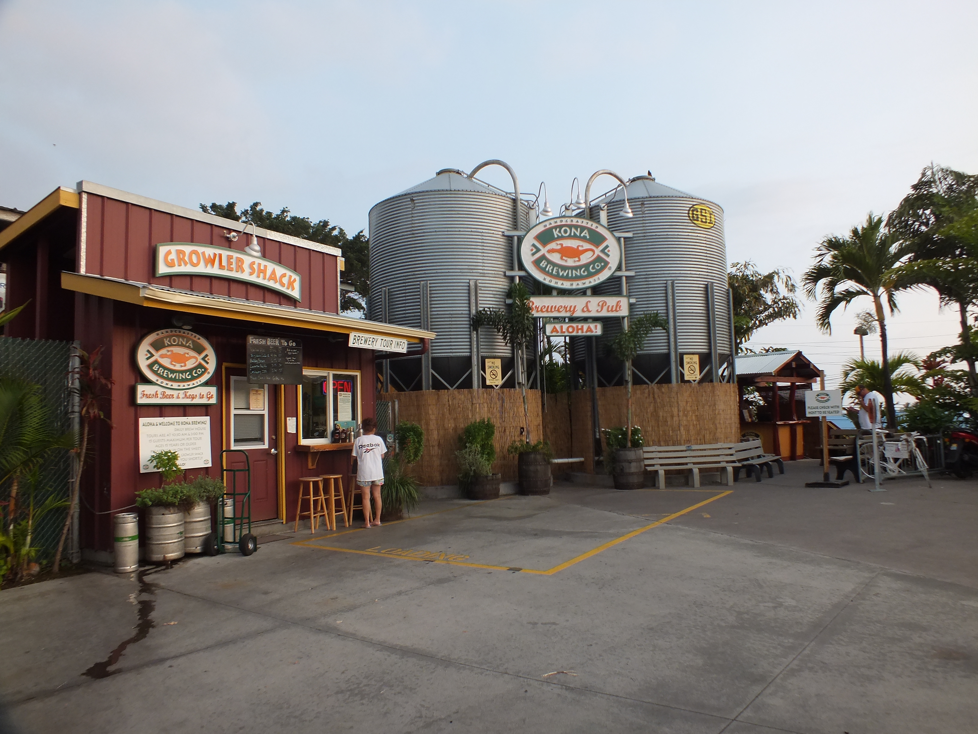 Pedal a shared bike to several breweries in the vibrant kaka'ako arts and warehouse district on a 2 hour tour in honolulu. Kona Brewing Company Ducky S Always Hungry