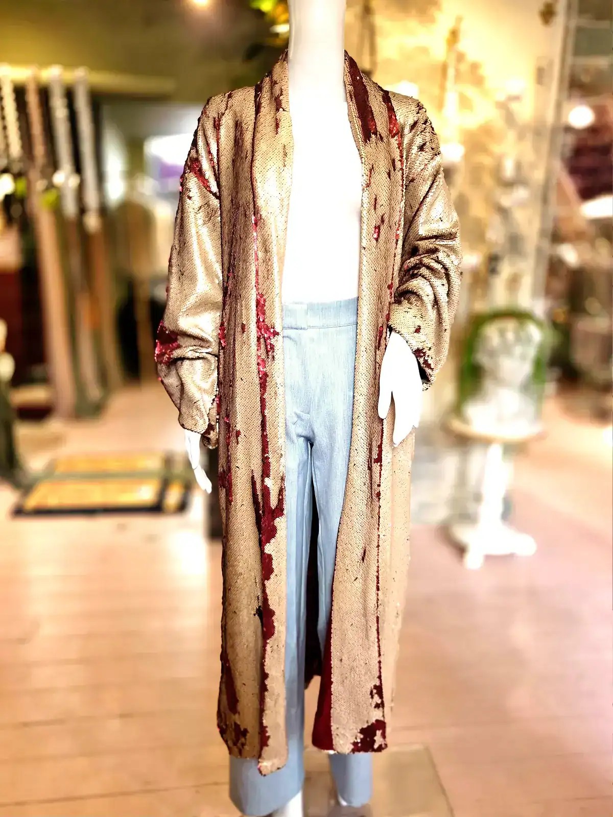 Lilla slangeskinns kimono i luksuriøst design, perfekt til stilfulde outfits.