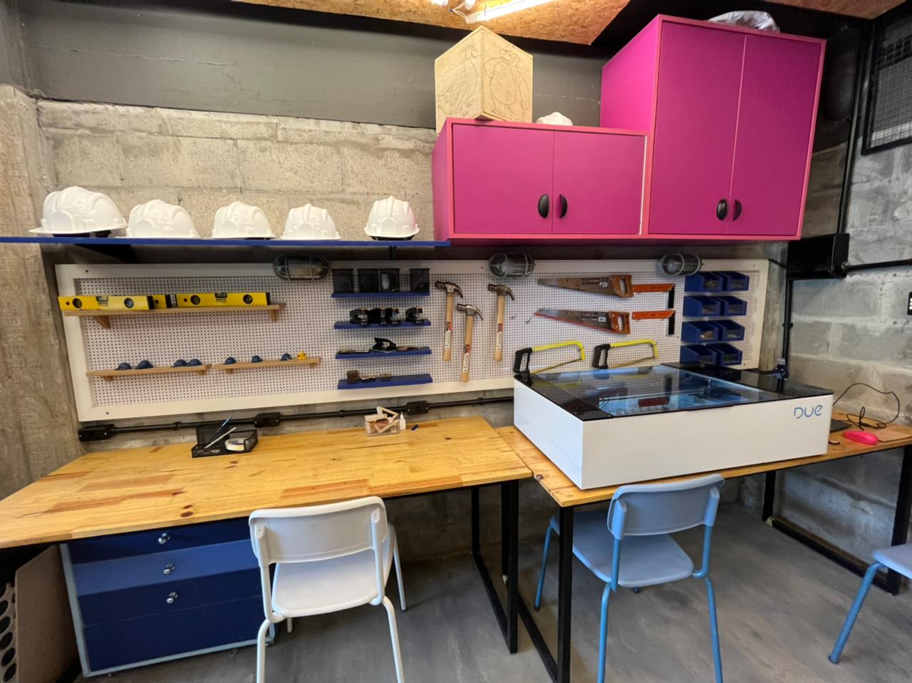 espaço maker com due flow, perfeito para artesanato em madeira