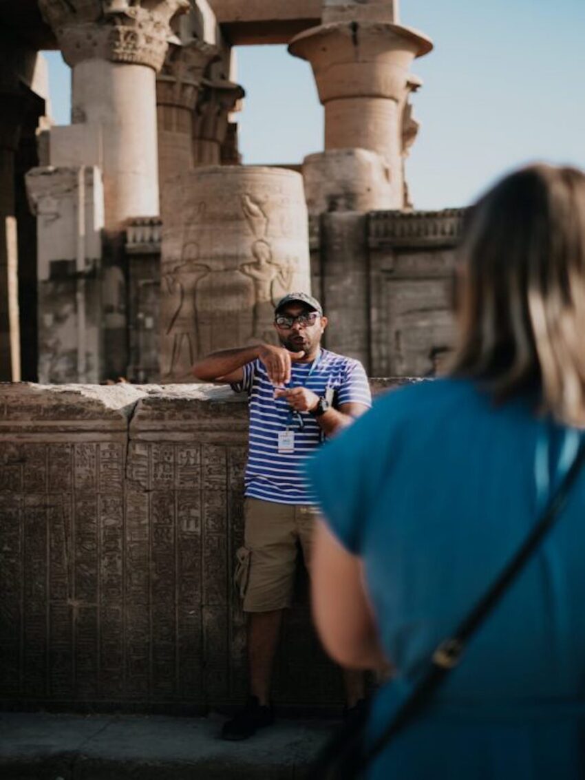 How to select a good tour guide