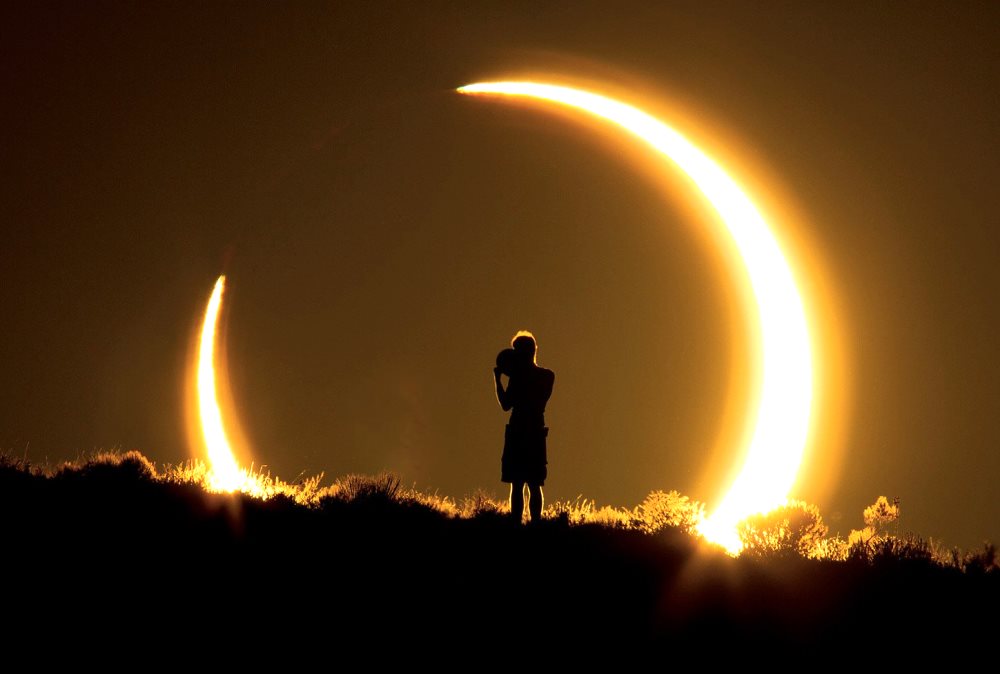 image of an eclipse