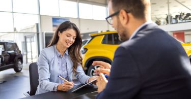 Embedded Auto Insurance Explained: Pros, Cons & Real Examples
