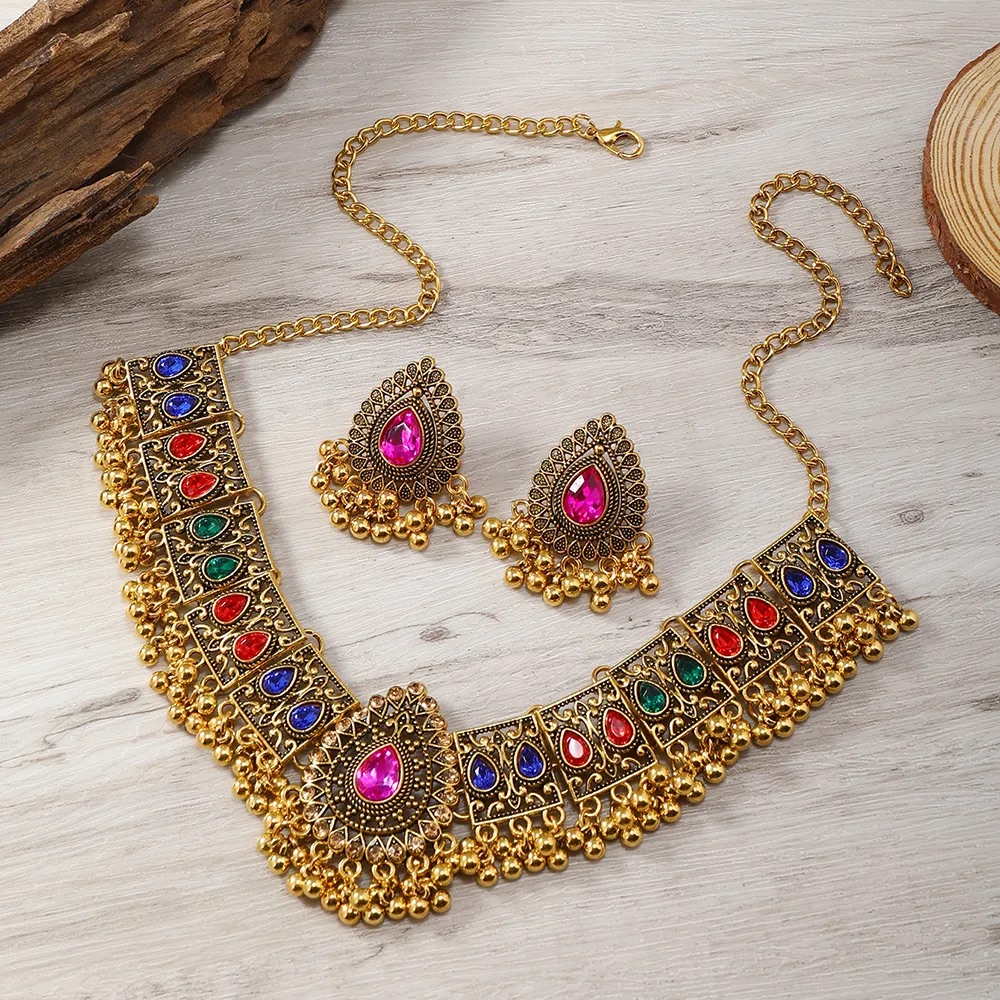 Set vintage con estilo hindú