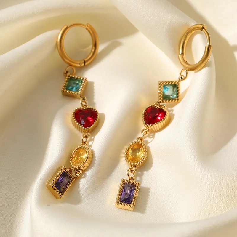 Aretes largos con cristales de colores