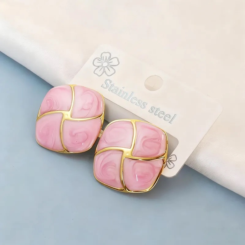 Aretes cuadrados rosado brillante