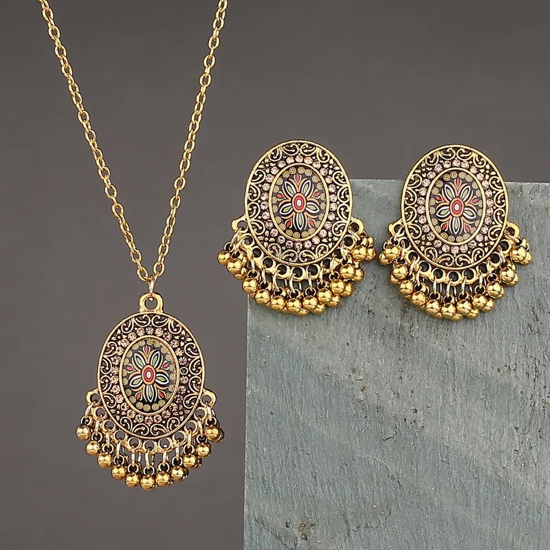 Set estilo hindú con diseño oval