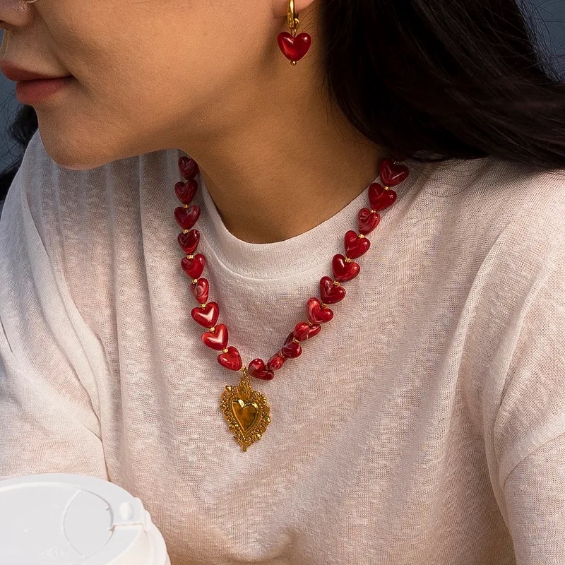 Lujoso set de corazones rojos con dije grande de corazón