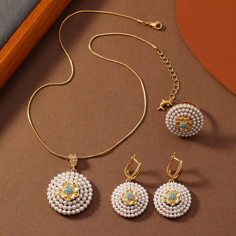 Set completo estilo hindú con pequeñas perlas blancas