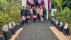 Dukung Gerakan Go Green Kapolres Lhokseumawe, Papan Bunga Resepsi Putri Ketua DPRK Aceh Utara Diganti Bibit Pohon