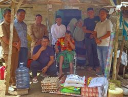 Ayah Stroke dan Anak Lumpuh, Baitul Mal Aceh Utara Salurkan Bantuan untuk Keluarga M. Yakop