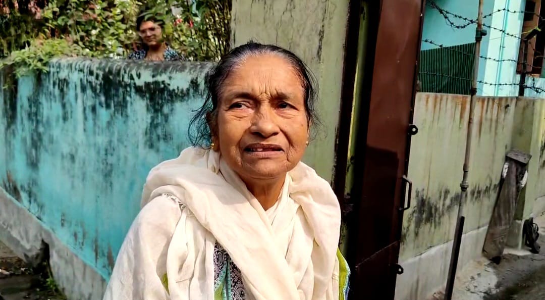 প্রৌঢ়াকে ধাক্কা মেরে সোনার চেন ছিনতাই, কয়েক ঘন্টার মধ্যেই পুলিশের ফাঁদে তিন দুষ্কৃতী