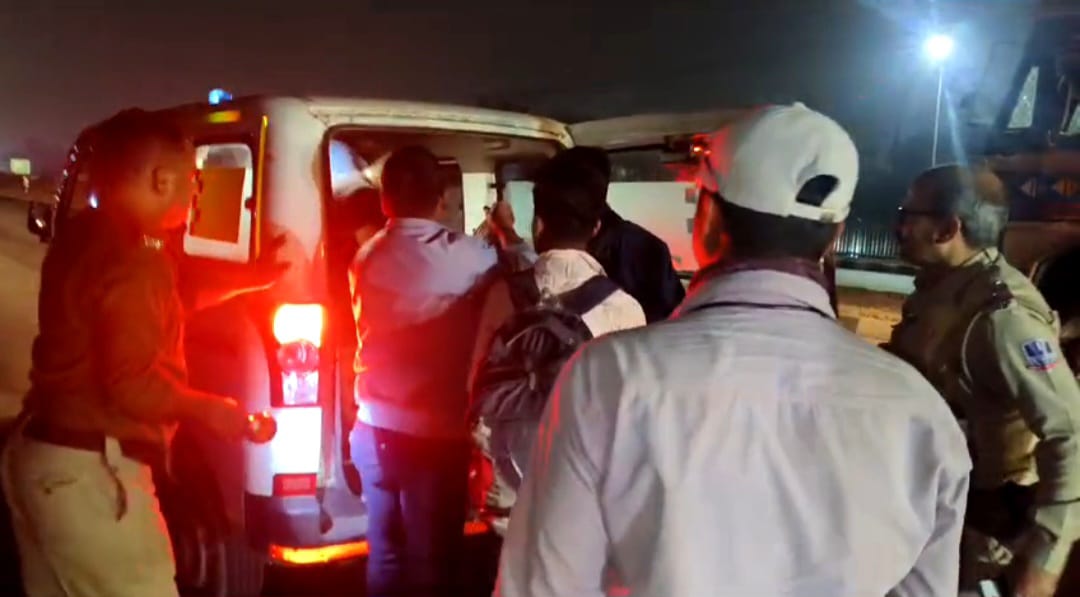 সিসিটিভি ফুটেজ প্রকাশ্যে, পিয়ালার কাছে জাতীয় সড়কে ঘটে গেল ভয়াবহ দুর্ঘটনা